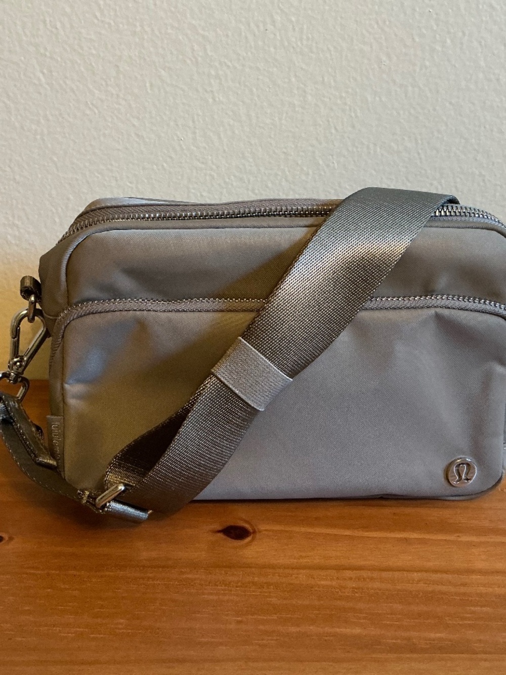 Lululemon Everywhere Crossbody 2L - Gray with Silver Metal Hardware - Good